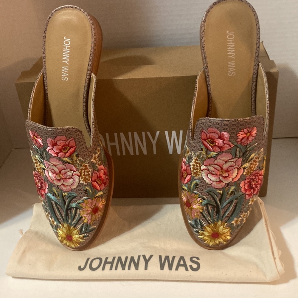 Johnny Was Embroidered Floral Mule in Brown and Pink